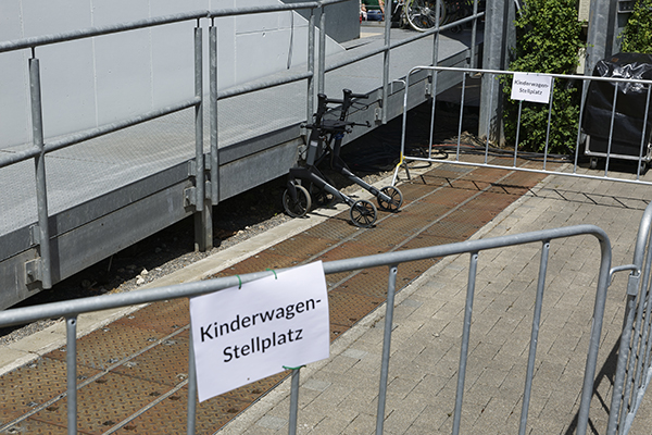 Kinderwagenstellplatz